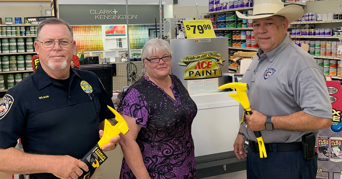 White's Ace Hardware Donates Pry Bars to Eastland Police Department
